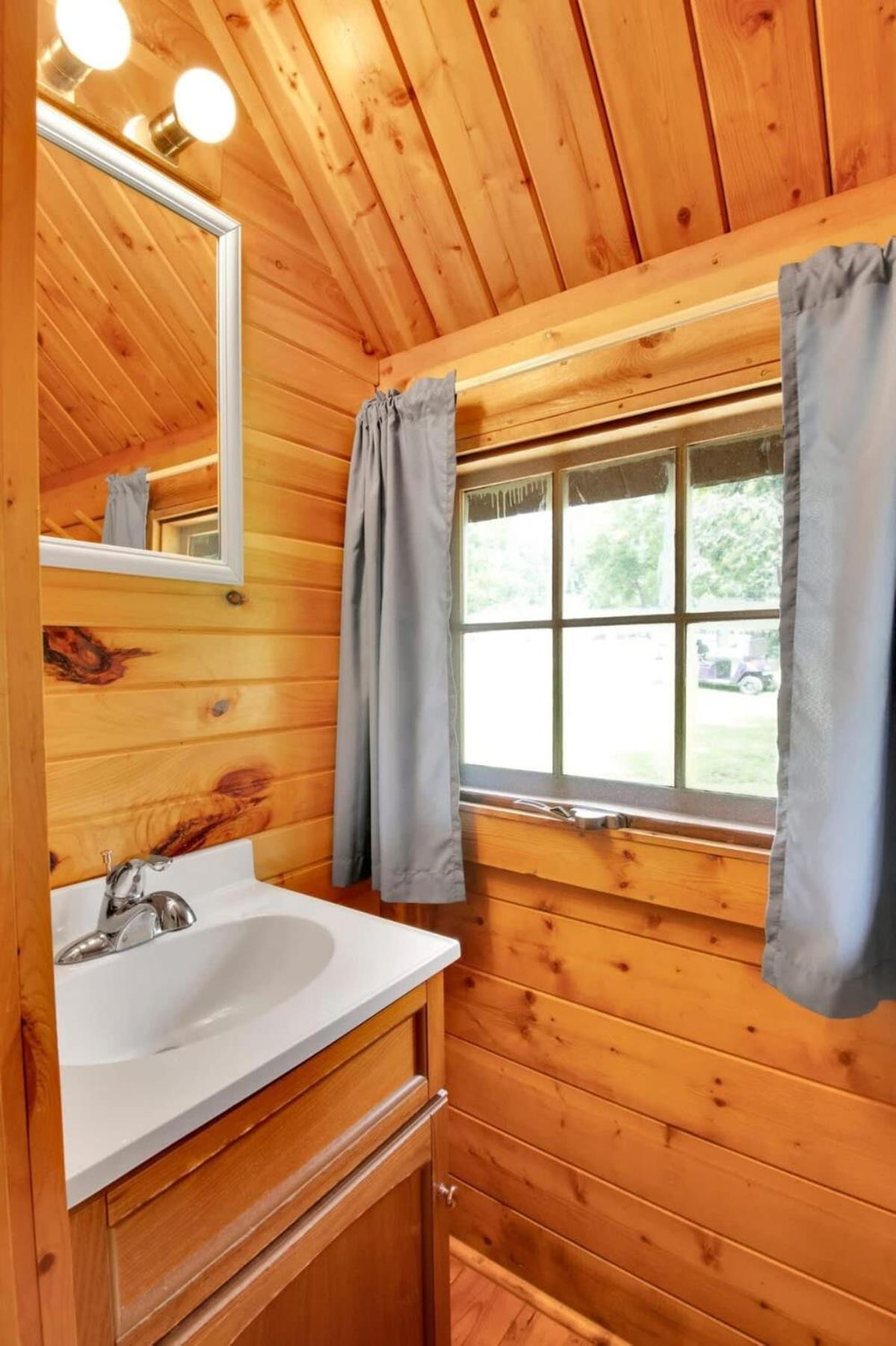 Rustic Cabin With Pool Access Bloomington Eksteriør bilde
